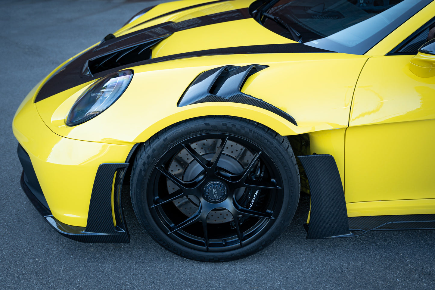 PORSCHE 911 GT3 RS (992) - Full Carbon Fiber Kit