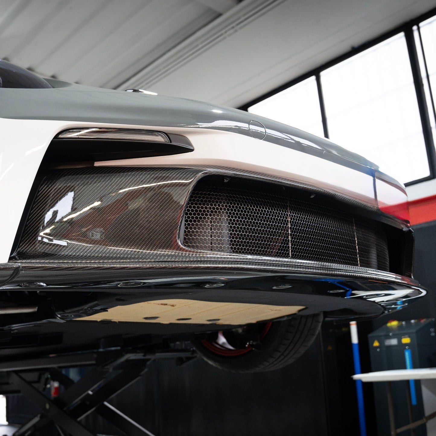 PORSCHE 911 GT3 RS (992) - Full Carbon Fiber Kit
